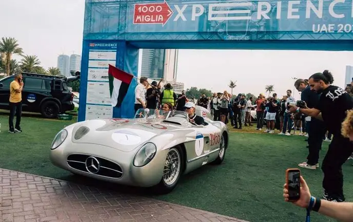 Mercedes-Benz 300 SLR (W 196 S) an der Startlinie der 1000 Miglia Experience UAE 2025. 

Mercedes-Benz 300 SLR (W 196 S) on the starting line of the 1000 Miglia Experience UAE 2025.