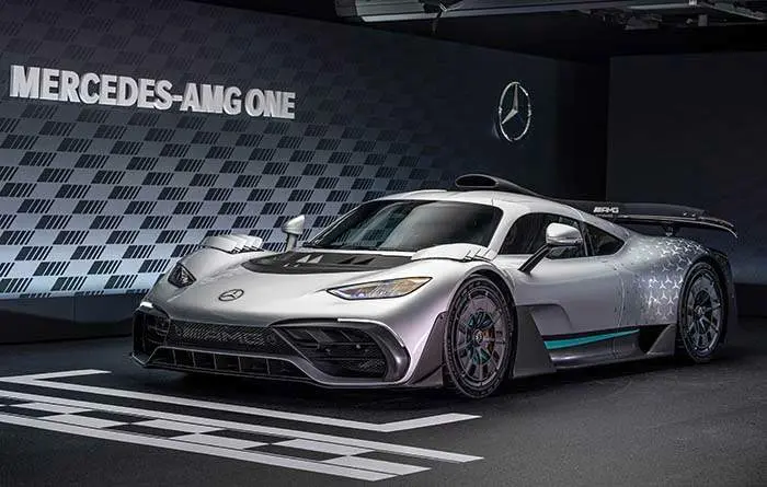 Mercedes-AMG ONE (Kraftstoffverbrauch gewichtet, kombiniert: 8,7 l/100 km; CO2 Emissionen gewichtet, kombiniert: 198 g/km; Stromverbrauch gewichtet, kombiniert: 32 kWh/100 km)  [Angaben zu Verbrauch und CO2-Emissionen sind vorl&auml;ufig und wurden intern nach Ma&szlig;gabe der Zertifizierungsmethode &bdquo;WLTP-Pr&uuml;fverfahren&ldquo; ermittelt. Es liegen bislang weder best&auml;tigte Werte vom Technischen Dienst noch eine EG-Typgenehmigung noch eine Konformit&auml;tsbescheinigung mit amtlichen Werten vor. Abweichungen zwischen den Angaben und den amtlichen Werten sind m&ouml;glich.] 

Mercedes-AMG ONE  (combined weighted fuel consumption: 8.7 l/100 km; combined weighted CO2 emissions: 198 g/km; combined weighted electrical consumption: 32 kWh/100 km)  [The figures for fuel consumption and CO2 emissions are provisional and were determined internally in accordance with the "WLTP test procedure" certification method. Confirmed values from the technical service or an EC type approval or certificate of conformity with official values are not yet available. Differences between the stated figures and the official figures are possible] 