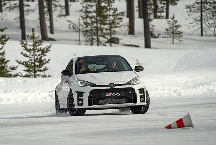 toyota gazoo racing_cursos nieve_1