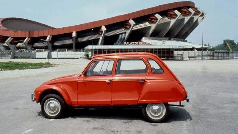Dyane 6 del 1977, la produzione della Dyane va dal 1967 al 1984