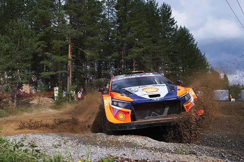 Hyundai_Acropolis_1