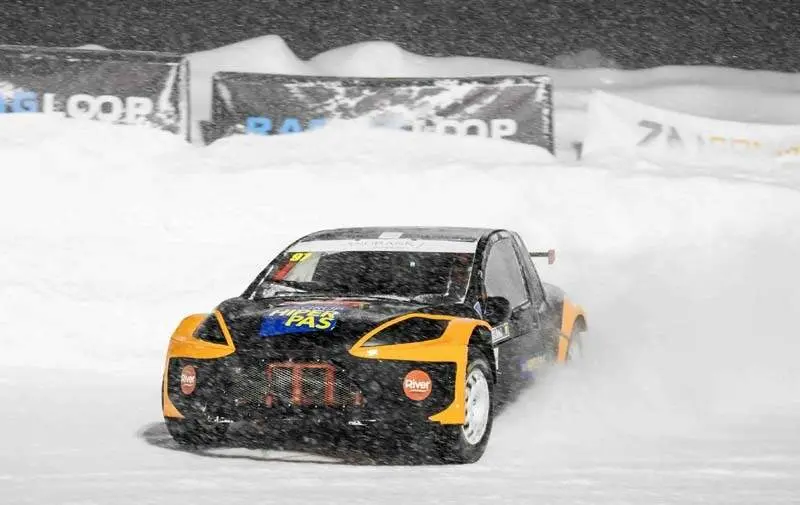 Las GSeries 25-26 nacen de la pasi&oacute;n por el motorsport que siempre ha habido en Andorra. Los inicios se remontan a 1996, cuando se celebraron las primeras carreras sobre hielo, muy cerca de donde est&aacute; ubicado hoy nuestro Circuit. M&aacute;s de 25 a&ntilde;os despu&eacute;s, la competici&oacute;n se ha convertido en el campeonato sobre hielo de referencia en el sur de Europa.
Son 4 las categor&iacute;as participantes en el certamen, que cuenta una participaci&oacute;n media acumulada de m&aacute;s de 250 pilotos de diversas nacionalidades en las 4 carreras de cada temporada.