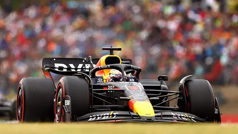 BUDAPEST, HUNGARY - JULY 31: Max Verstappen of the Netherlands driving the (1) Oracle Red Bull Racing RB18 on track during the F1 Grand Prix of Hungary at Hungaroring on July 31, 2022 in Budapest, Hungary. (Photo by Francois Nel/Getty Images)