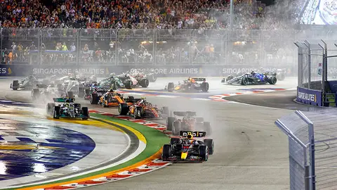 Formel 1 - Mercedes-AMG Petronas Motorsport, Gro&szlig;er Preis von Singapur 2022. Lewis Hamilton 

Formula One - Mercedes-AMG Petronas Motorsport, 2022 Singapore GP. Lewis Hamilton 