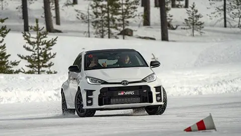 toyota gazoo racing_cursos nieve_1