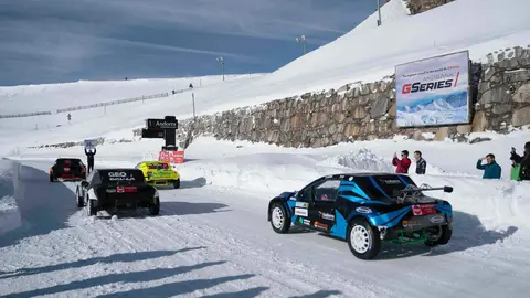 Las GSeries 25-26 nacen de la pasi&oacute;n por el motorsport que siempre ha habido en Andorra. Los inicios se remontan a 1996, cuando se celebraron las primeras carreras sobre hielo, muy cerca de donde est&aacute; ubicado hoy nuestro Circuit. M&aacute;s de 25 a&ntilde;os despu&eacute;s, la competici&oacute;n se ha convertido en el campeonato sobre hielo de referencia en el sur de Europa.
Son 4 las categor&iacute;as participantes en el certamen, que cuenta una participaci&oacute;n media acumulada de m&aacute;s de 250 pilotos de diversas nacionalidades en las 4 carreras de cada temporada.