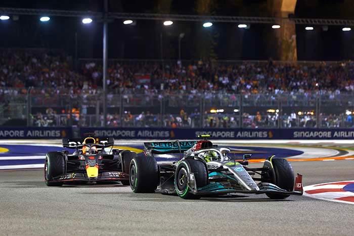 Formel 1 - Mercedes-AMG Petronas Motorsport, Großer Preis von Singapur 2022. Lewis Hamilton 

Formula One - Mercedes-AMG Petronas Motorsport, 2022 Singapore GP. Lewis Hamilton 