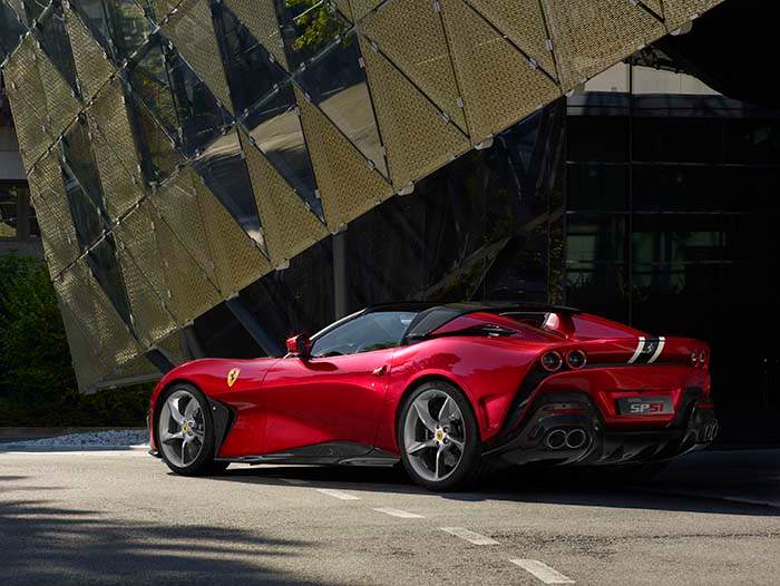 Ferrari SP51_One-Off_2