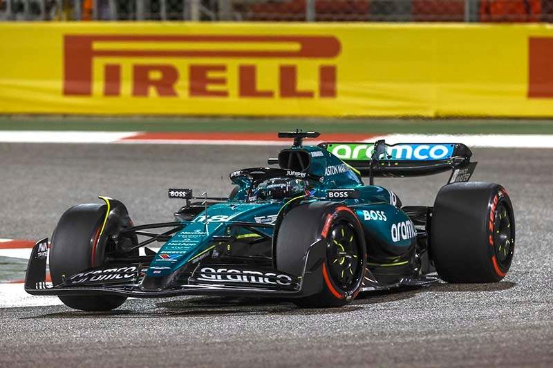 BAHRAIN INTERNATIONAL CIRCUIT, BAHRAIN - FEBRUARY 29: Lance Stroll, Aston Martin AMR24 during the Bahrain GP at Bahrain International Circuit on Thursday February 29, 2024 in Sakhir, Bahrain. (Photo by Steven Tee / LAT Images)