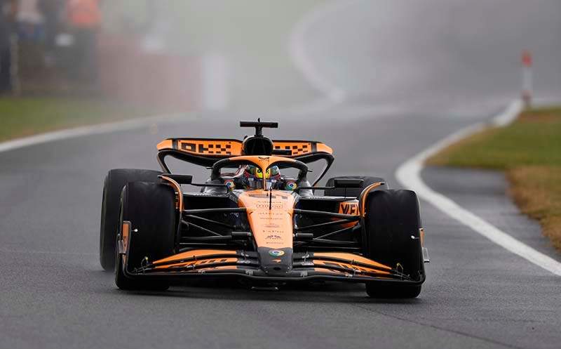 SILVERSTONE CIRCUIT, UNITED KINGDOM - JULY 06: Oscar Piastri, McLaren MCL38 during the British GP at Silverstone Circuit on Saturday July 06, 2024 in Northamptonshire, United Kingdom. (Photo by Zak Mauger / LAT Images)