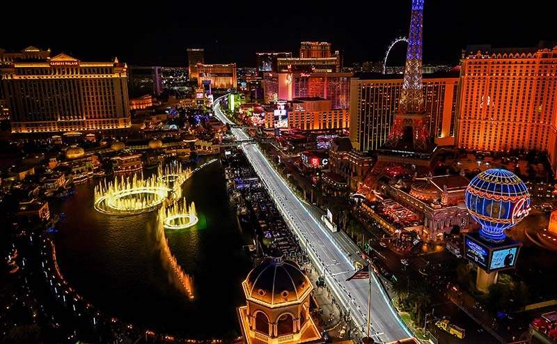 LAS VEGAS, NEVADA - NOVEMBER 23: Yuki Tsunoda of Japan driving the (22) Visa Cash App RB VCARB 01 on track during the F1 Grand Prix of Las Vegas at Las Vegas Strip Circuit on November 23, 2024 in Las Vegas, Nevada. (Photo by Clive Mason/Getty Images) // Getty Images / Red Bull Content Pool // SI202411240465 // Usage for editorial use only //