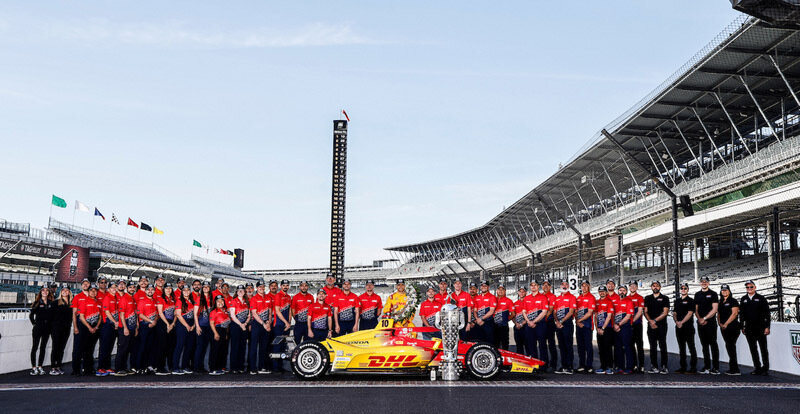 Winner #10: Alex Palou, Chip Ganassi Racing Honda with Honda HRC engineers