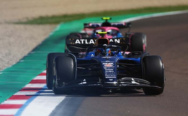 IMOLA, ITALY - MAY 18: Carlos Sainz of Spain driving the (55) Williams FW47 Mercedes on track during the F1 Grand Prix of Emilia-Romagna at Autodromo Internazionale Enzo e Dino Ferrari on May 18, 2025 in Imola, Italy. (Photo by Peter Fox/LAT Images)