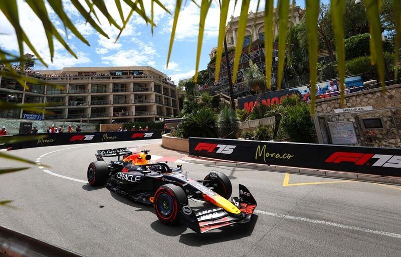 MONTE-CARLO, MONACO - MAY 23: Max Verstappen of the Netherlands driving the (1) Oracle Red Bull Racing RB21 on track during practice ahead of the F1 Grand Prix of Monaco at Circuit de Monaco on May 23, 2025 in Monte-Carlo, Monaco. (Photo by Clive Rose/Getty Images) // Getty Images / Red Bull Content Pool // SI202505231337 // Usage for editorial use only //