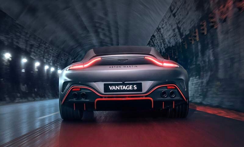 aston martin vantage S_3