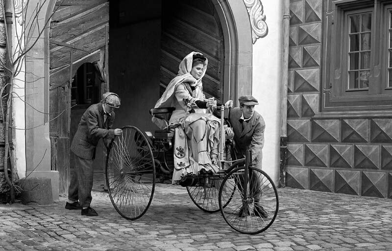 Das Automobil hat Bertha Benz, der Ehefrau des Automobilerfinders Carl Benz, viel zu verdanken. Ihr zu Ehren lädt das Mercedes-Benz Museum zu den Bertha-Benz-Tagen.