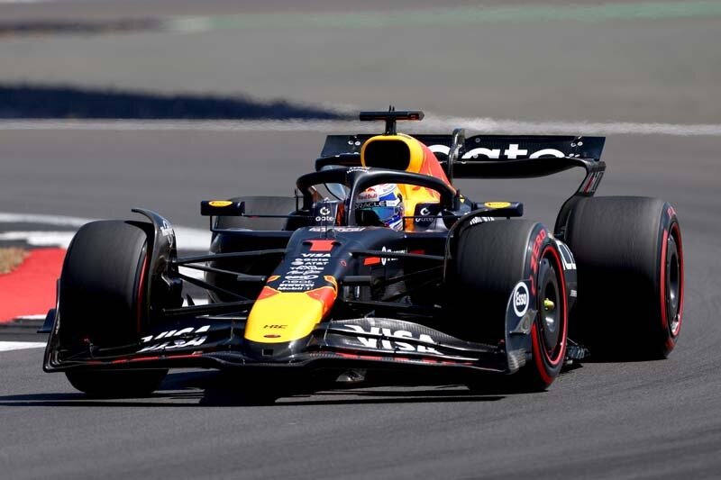 NORTHAMPTON, ENGLAND - JULY 04: Max Verstappen of the Netherlands driving the (1) Oracle Red Bull Racing RB21 on track during practice ahead of the F1 Grand Prix of Great Britain at Silverstone Circuit on July 04, 2025 in Northampton, England. (Photo by Clive Rose/Getty Images)