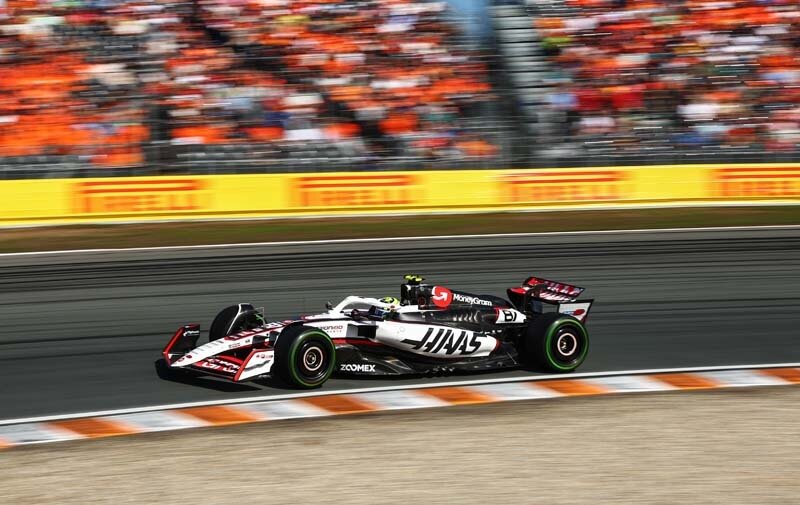 ZANDVOORT, NETHERLANDS - AUGUST 30: Oliver Bearman of Great Britain driving the (87) Haas F1 VF-25 Ferrari on track during final practice ahead of the F1 Grand Prix of Netherlands at Circuit Zandvoort on August 30, 2025 in Zandvoort, Netherlands. (Photo by Joe Portlock/Getty Images)