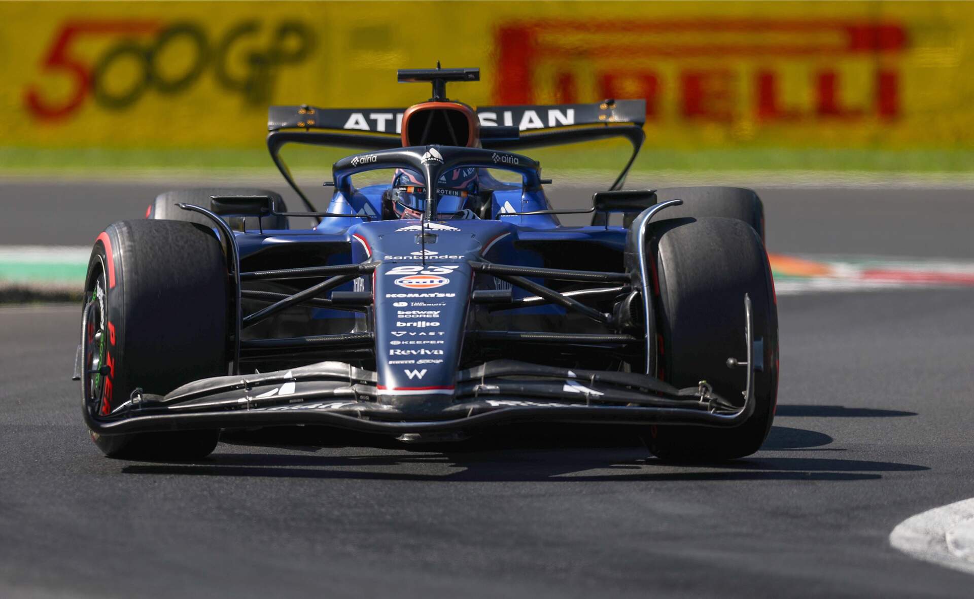 MONZA, ITALY - SEPTEMBER 06: Alexander Albon of Thailand driving the (23) Williams FW47 Mercedes on track during final practice ahead of the F1 Grand Prix of Italy at Autodromo Nazionale Monza on September 06, 2025 in Monza, Italy. (Photo by Zak Mauger/LAT Images)