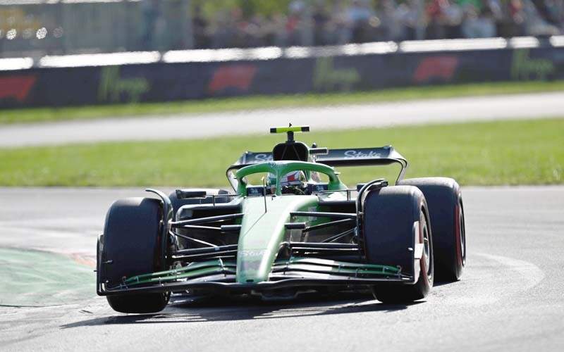 MONZA, ITALY - SEPTEMBER 06: Gabriel Bortoleto of Brazil driving the (5) Kick Sauber C45 Ferrari on track during qualifying ahead of the F1 Grand Prix of Italy at Autodromo Nazionale Monza on September 06, 2025 in Monza, Italy. (Photo by Simon Galloway/LAT Images)