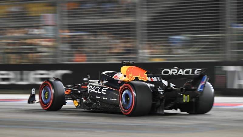 SINGAPORE, SINGAPORE - OCTOBER 03: Max Verstappen of the Netherlands driving the (1) Oracle Red Bull Racing RB21 on track during practice ahead of the F1 Grand Prix of Singapore at Marina Bay Street Circuit on October 03, 2025 in Singapore, Singapore. (Photo by Sam Bagnall/Sutton Images)