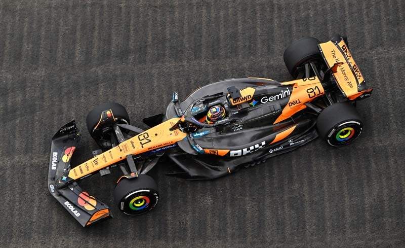 SINGAPORE, SINGAPORE - OCTOBER 03: Oscar Piastri of Australia driving the (81) McLaren MCL39 Mercedes on track during practice ahead of the F1 Grand Prix of Singapore at Marina Bay Street Circuit on October 03, 2025 in Singapore, Singapore. (Photo by Simon Galloway/LAT Images)