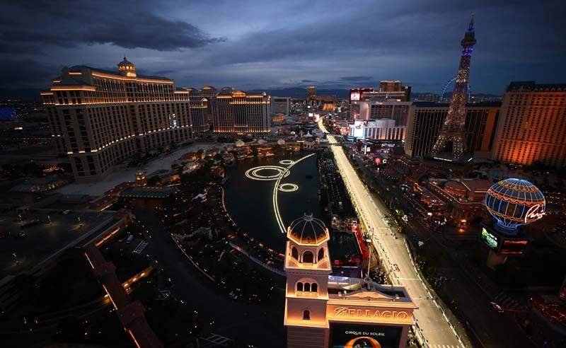 LAS VEGAS, NEVADA - NOVEMBER 20: Yuki Tsunoda of Japan driving the (22) Oracle Red Bull Racing RB21 on track during practice ahead of the F1 Grand Prix of Las Vegas at Las Vegas Strip Circuit on November 20, 2025 in Las Vegas, Nevada. (Photo by Clive Mason/Getty Images)