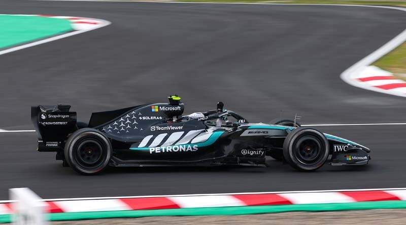 SUZUKA, JAPAN - MARCH 29: Andrea Kimi Antonelli of Italy driving the (12) Mercedes AMG Petronas F1 Team W17 on track during the F1 Grand Prix of Japan at Suzuka Circuit on March 29, 2026 in Suzuka, Japan. (Photo by Sam Bloxham/LAT Images)